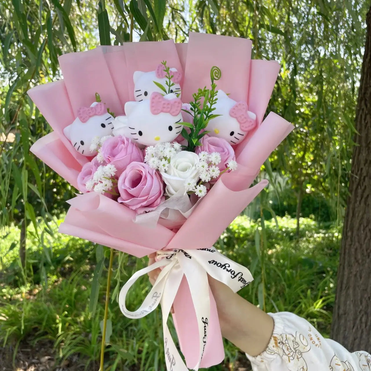 Hello Kitty Plush Bouquet – Cartoon Rose Flower Doll Gift for Valentine’s Day, Weddings & Home Décor