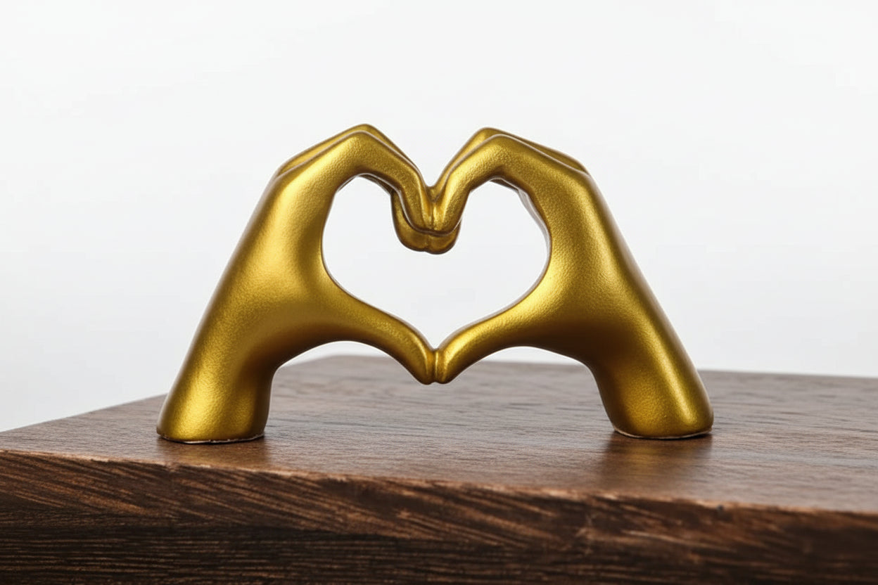 Gold Heart Hand Sculpture – Modern Love Gesture Decorative Statue for Living Room, Bedroom & Desktop