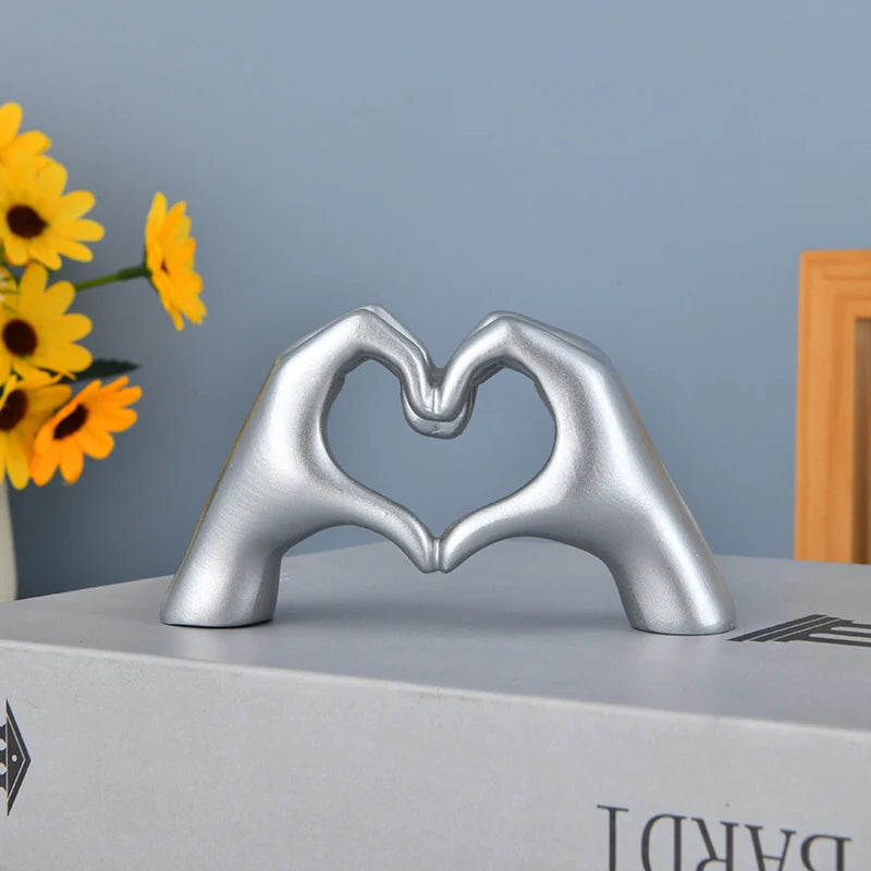 Gold Heart Hand Sculpture – Modern Love Gesture Decorative Statue for Living Room, Bedroom & Desktop