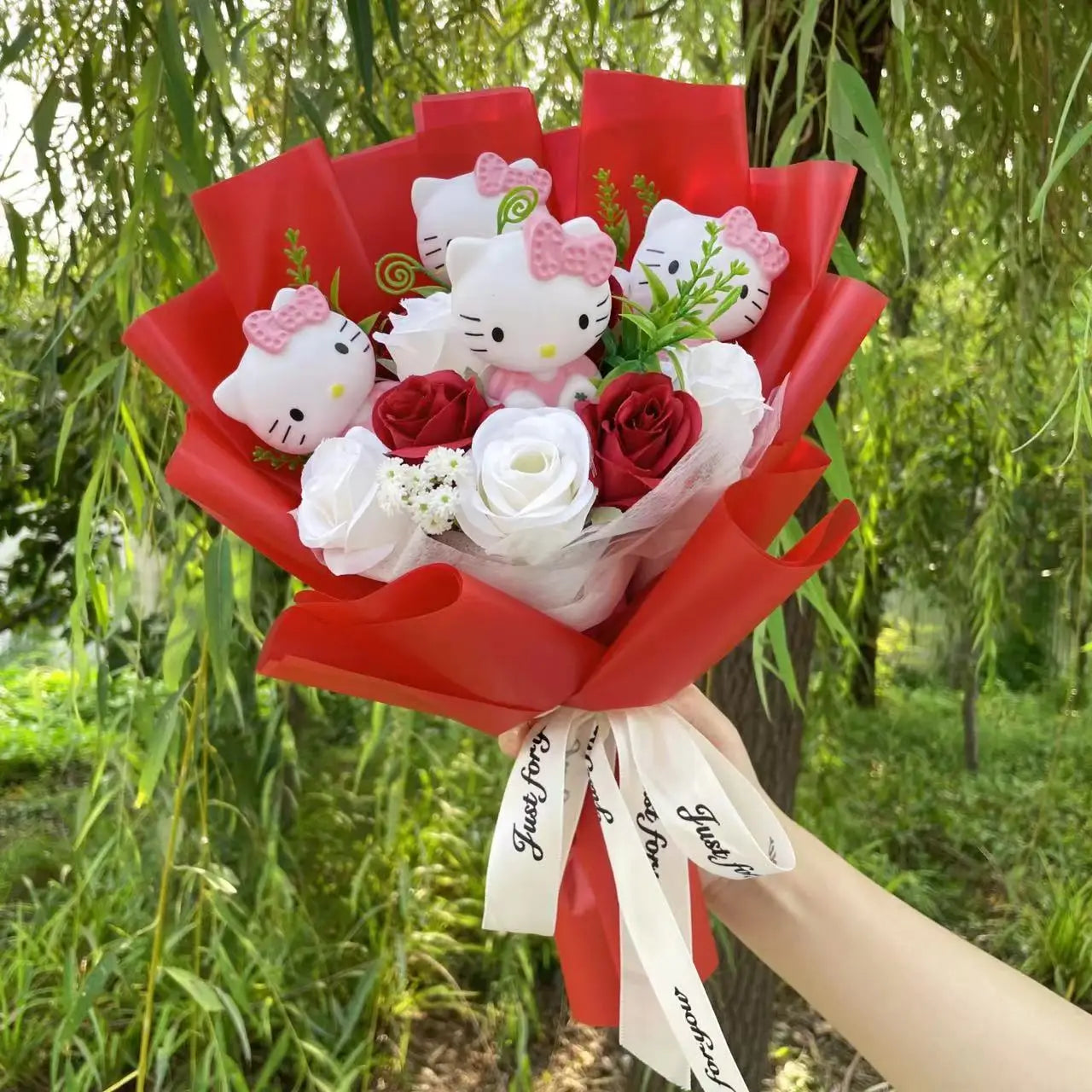 Hello Kitty Plush Bouquet – Cartoon Rose Flower Doll Gift for Valentine’s Day, Weddings & Home Décor
