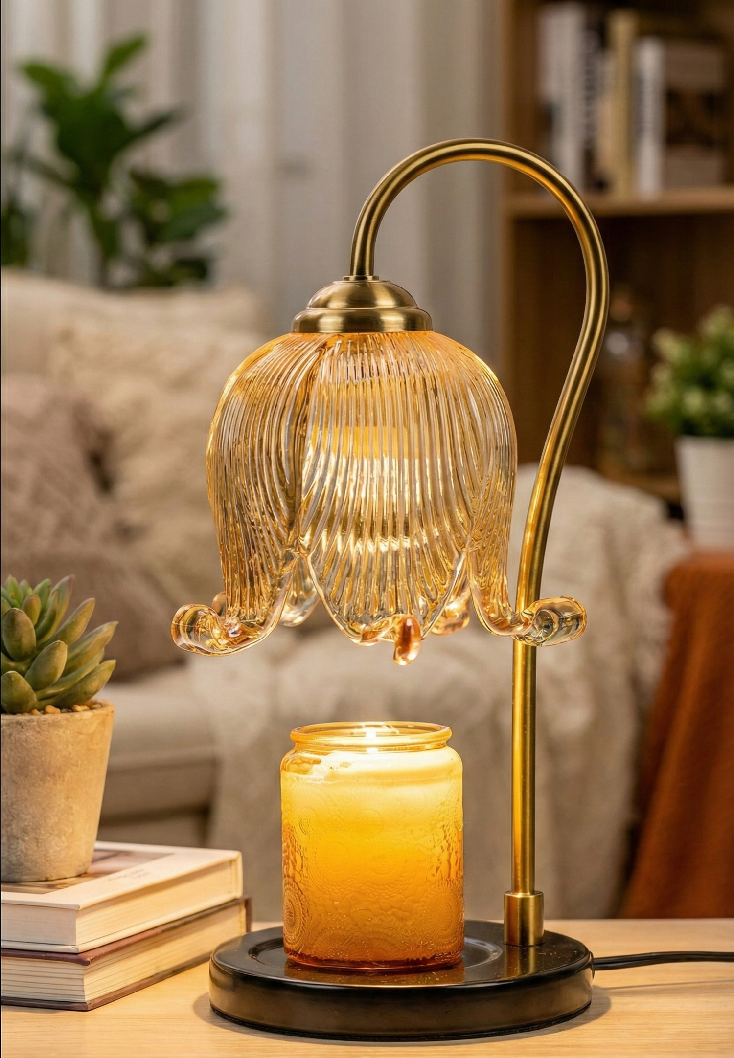Tulip Flower Flameless Candle Lamp – French Retro Bedside Table Lamp for Bedroom Ambiance &amp; Warm Glow