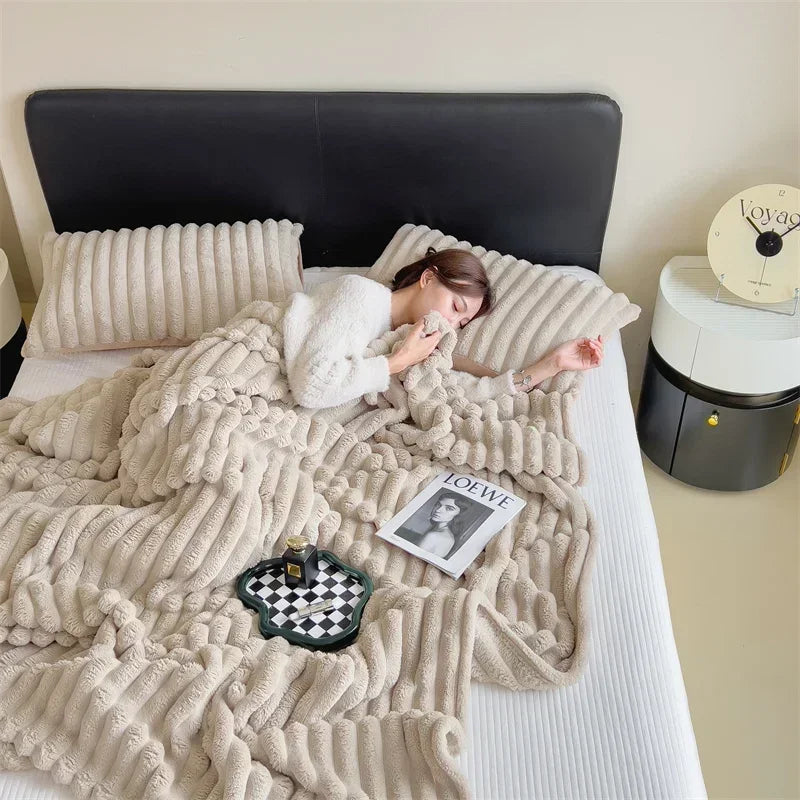 Imitation Rabbit Velvet Blanket – Soft Throw with Optional Pillowcase