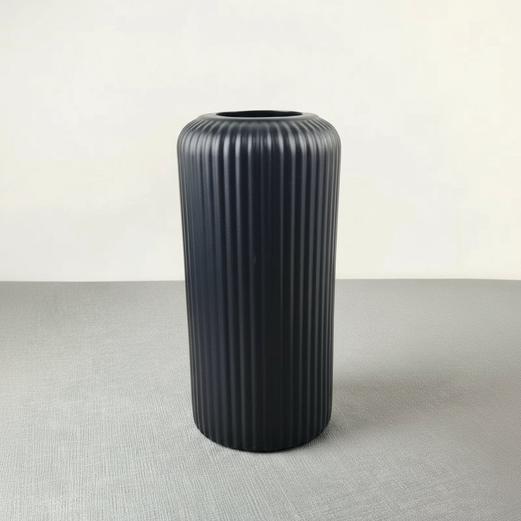 Chic Striped Plastic Vase with Ceramic Look – Durable Decorative Flower Display