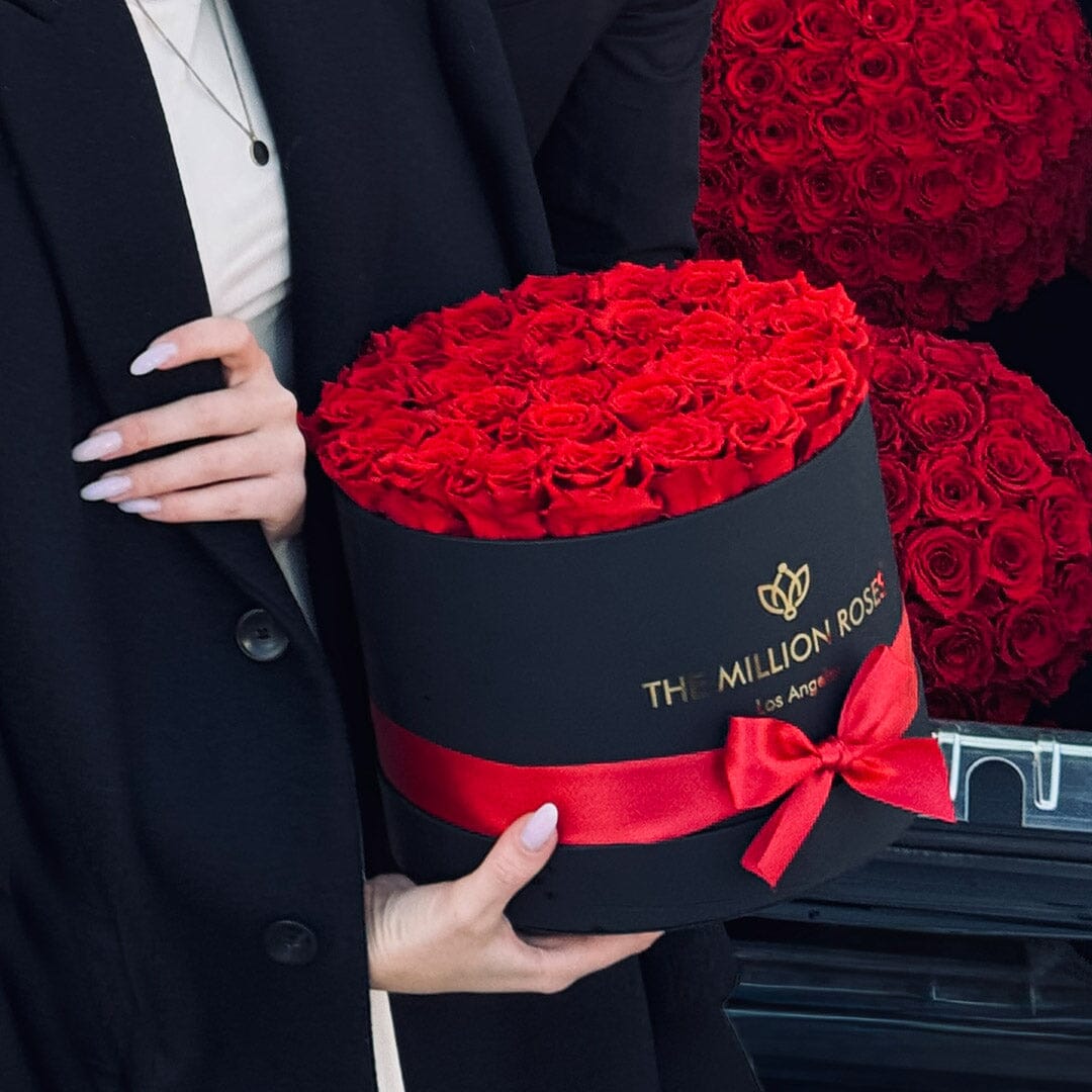 Supreme Black Box | 30 Red Roses